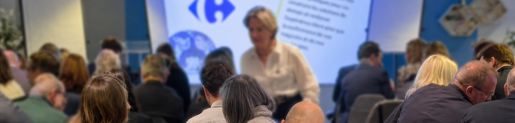 Carrefour Act for Food workshop: speaker in front of an audience